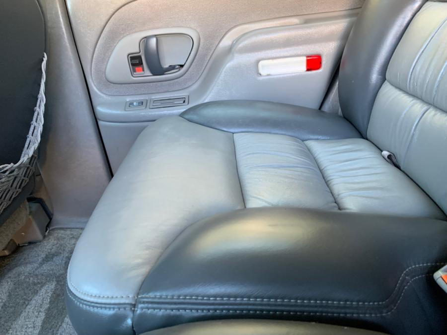 Детали интерьера Chevrolet Tahoe Limited (GMT840) 2000 года  (фото 111 из 233)